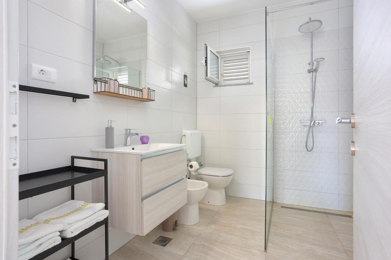 Seaside Holiday House Poljica, Trogir - 5161 玛里纳 外观 照片