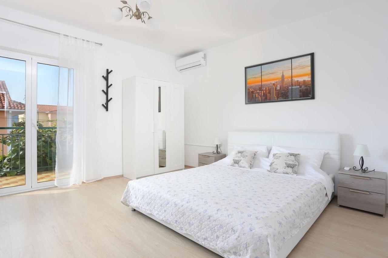 Seaside Holiday House Poljica, Trogir - 5161 玛里纳 外观 照片